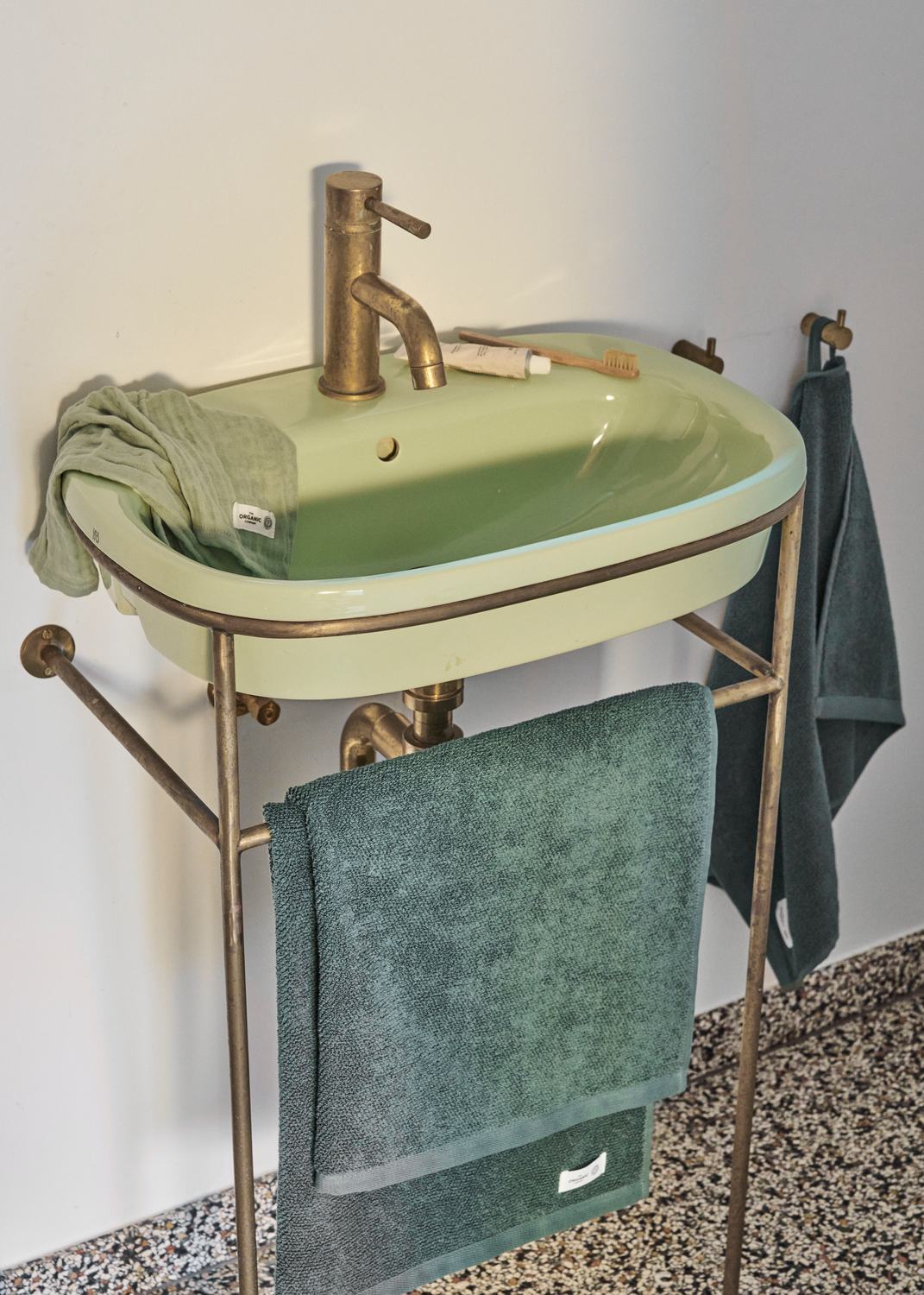 MILD Bath towel - 400 Dark green
