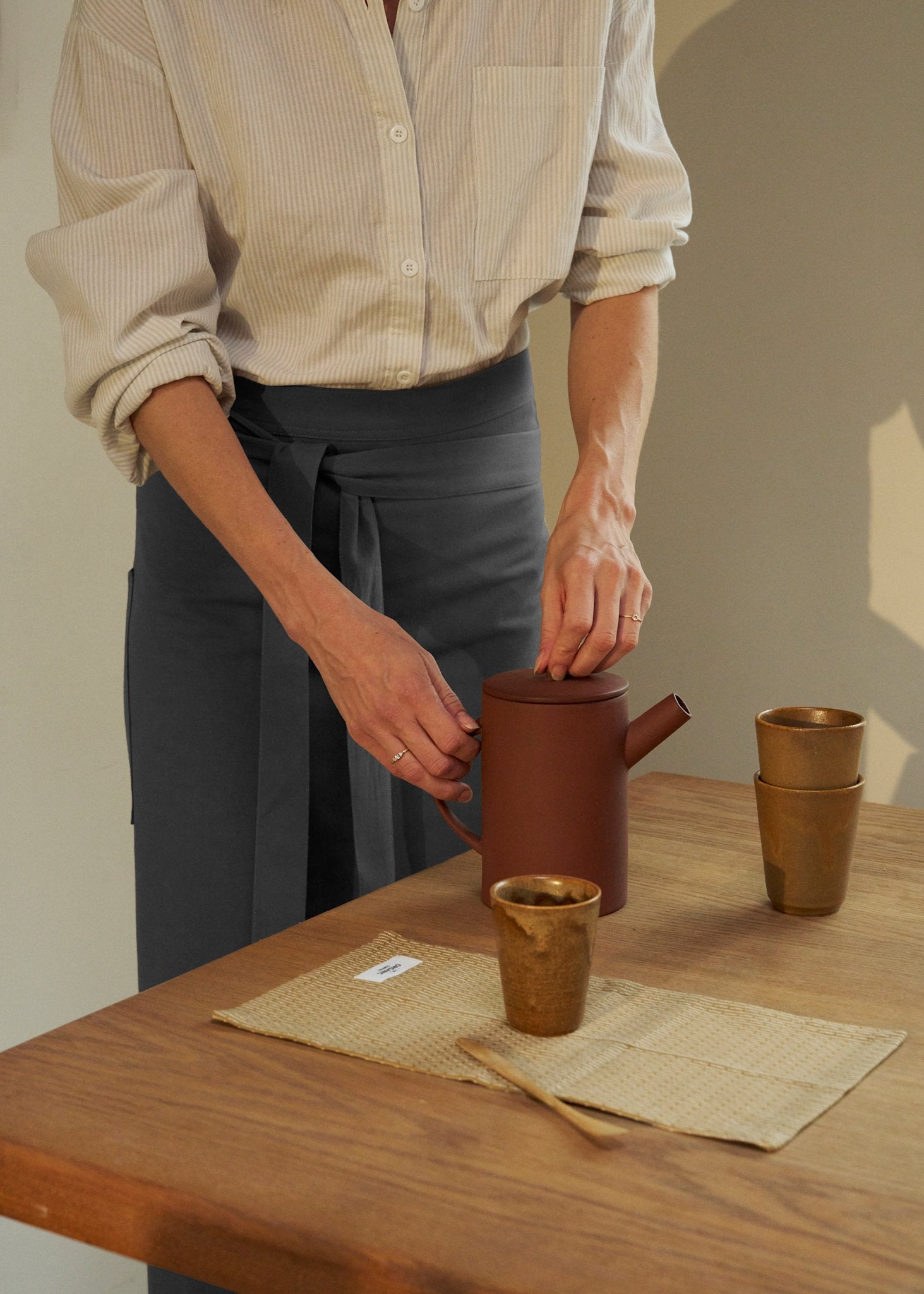 Waist apron