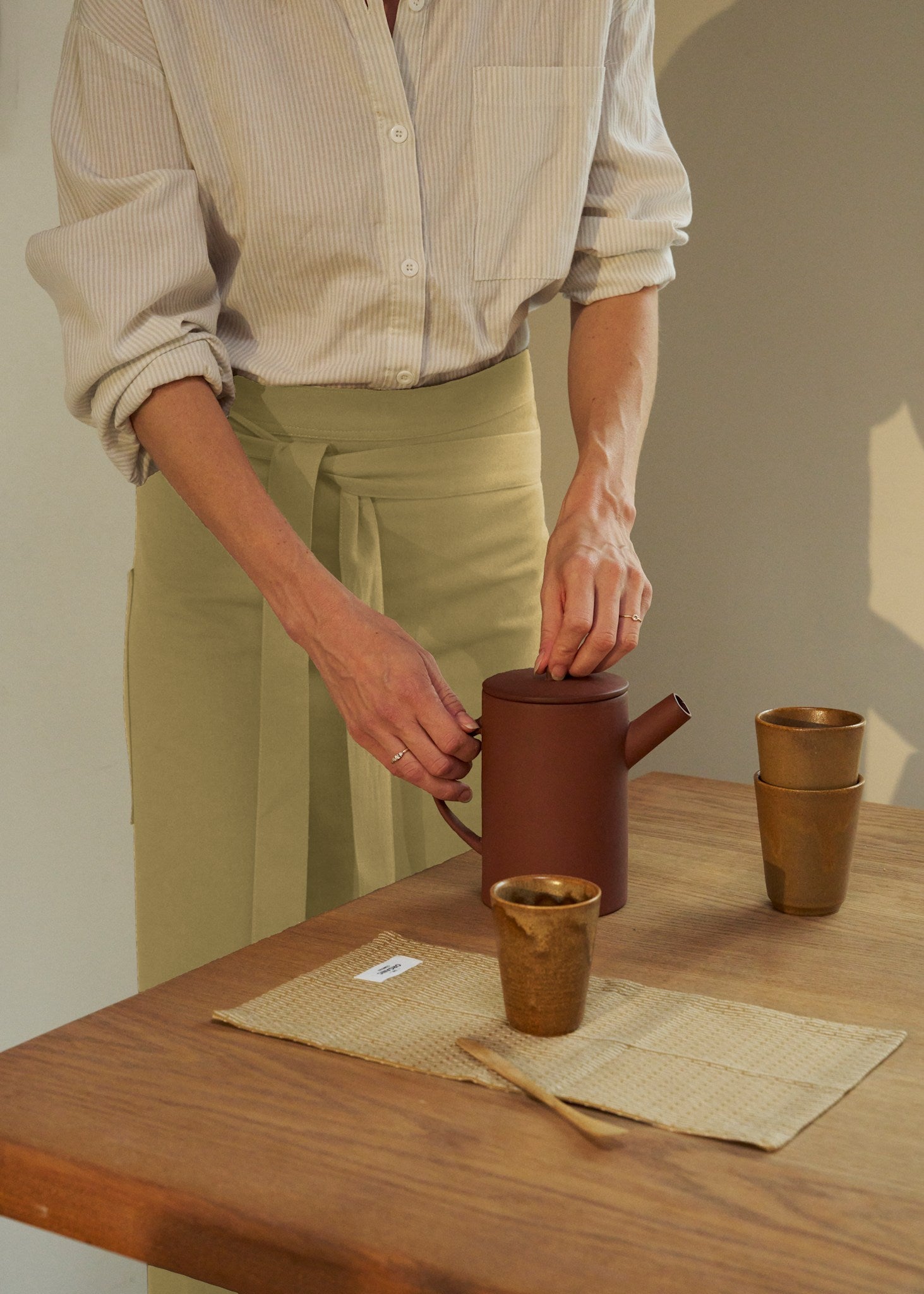 Waist apron
