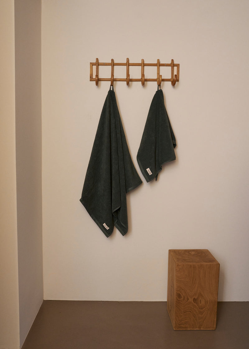 MILD Hand towel - 400 Dark green