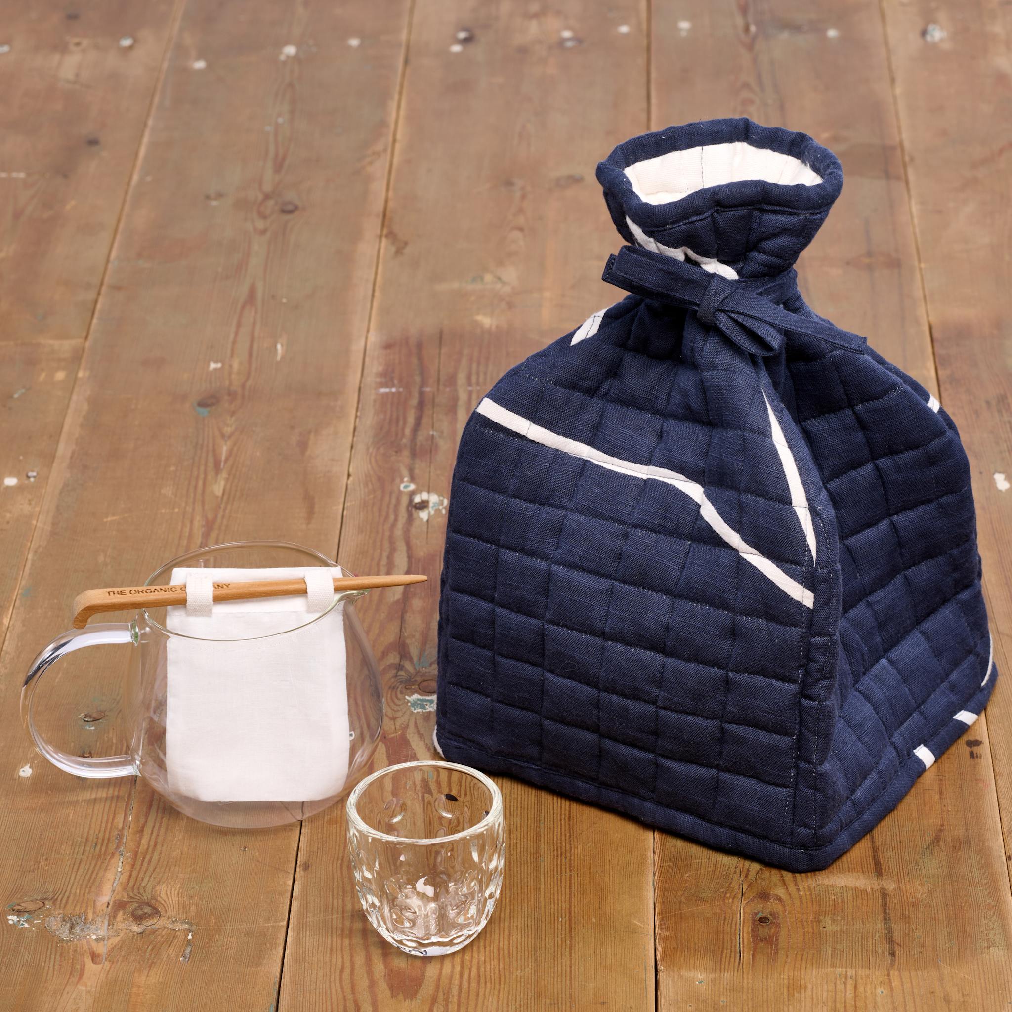 RECONNECT Tea Cosy