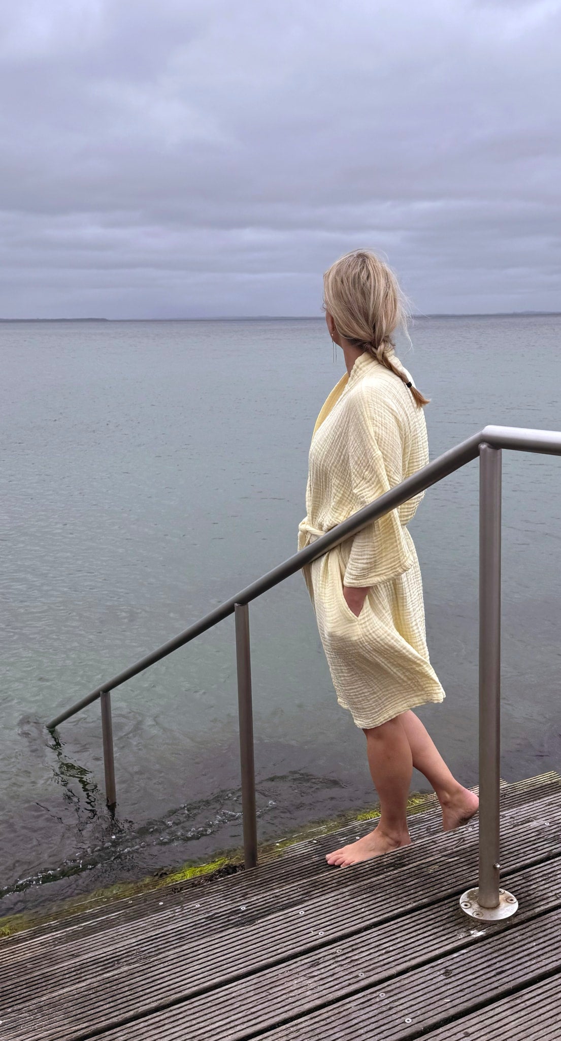 organic lightweight bathrobe in the FINE series