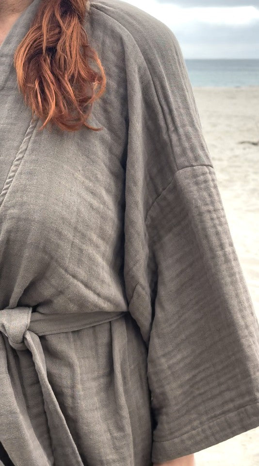 organic lightweight bathrobe in the FINE series